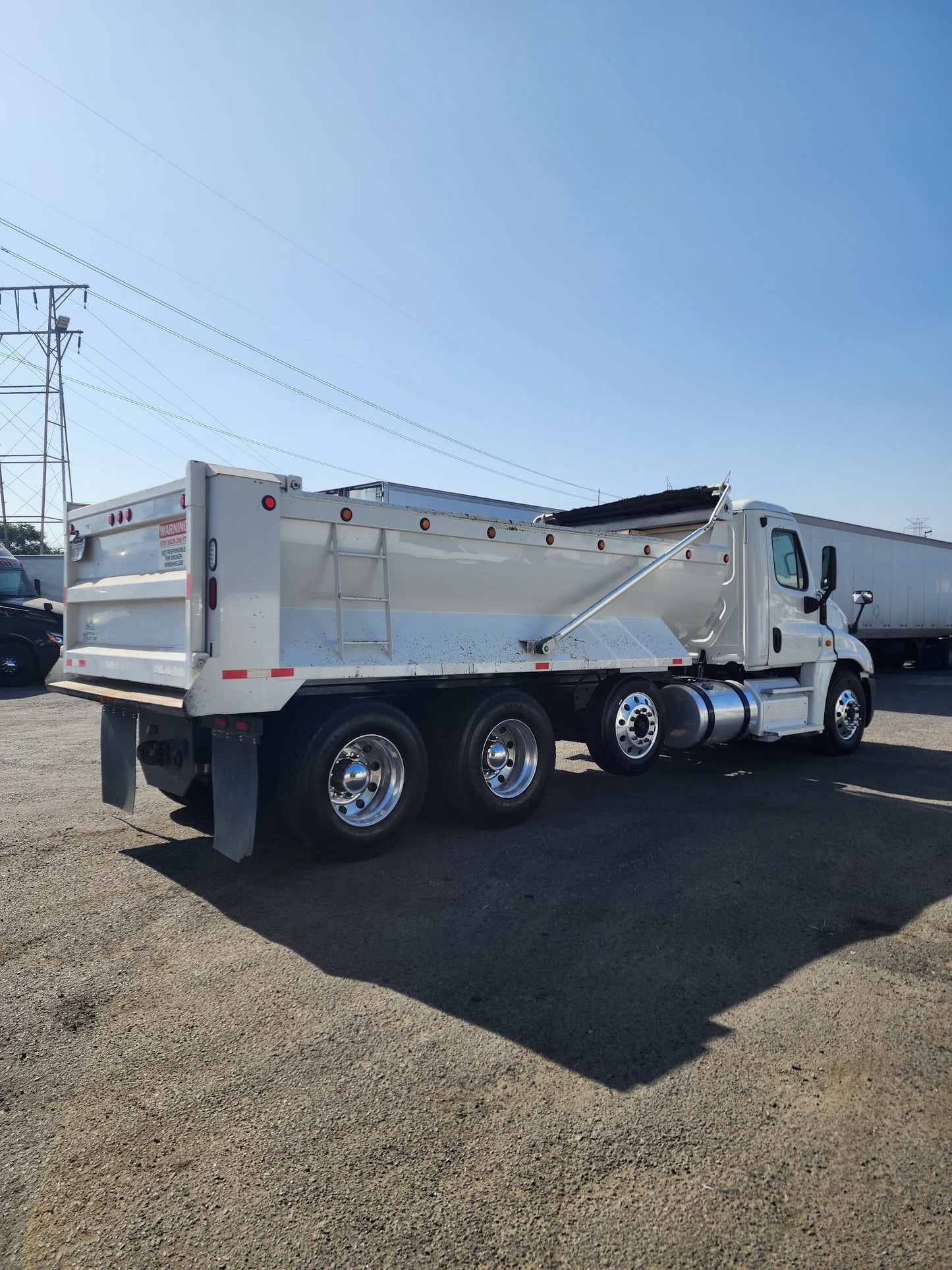 2018 Freightliner Cascadia Tri/A 16 Yard Dump Truck Detroit DD13