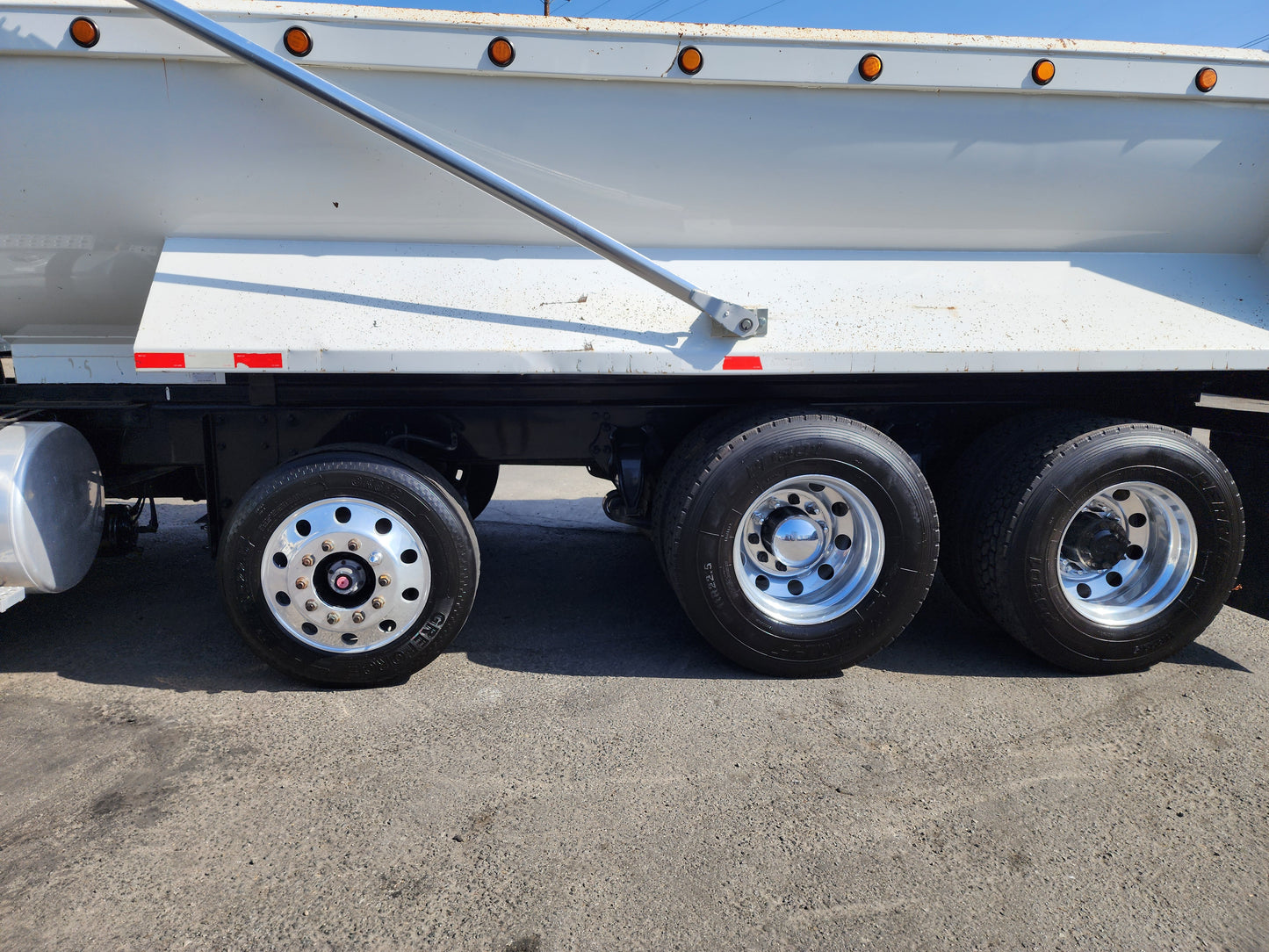 2018 Freightliner Cascadia Tri/A 16 Yard Dump Truck Detroit DD13