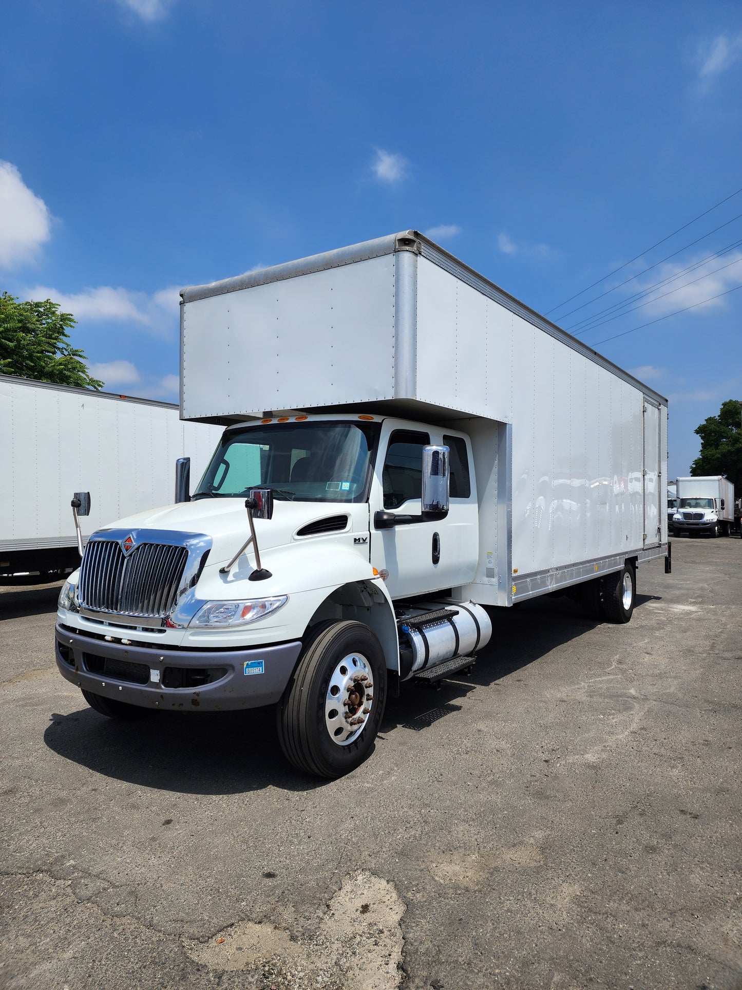 2019 International MV607 26' Dry Box Truck Cargo Van Cummins Lift Gate