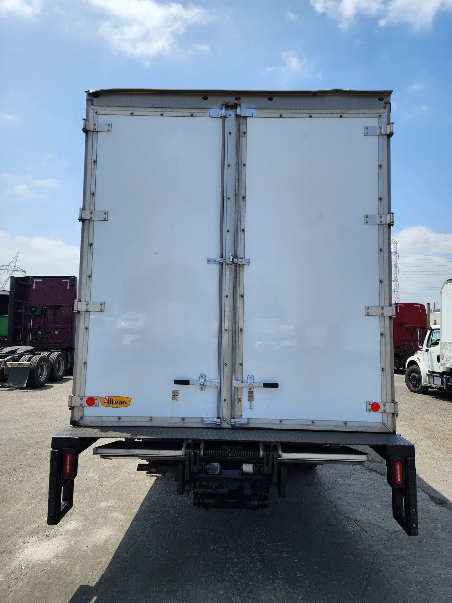 2019 International MV607 26' Dry Box Truck Cargo Van Cummins Lift Gate