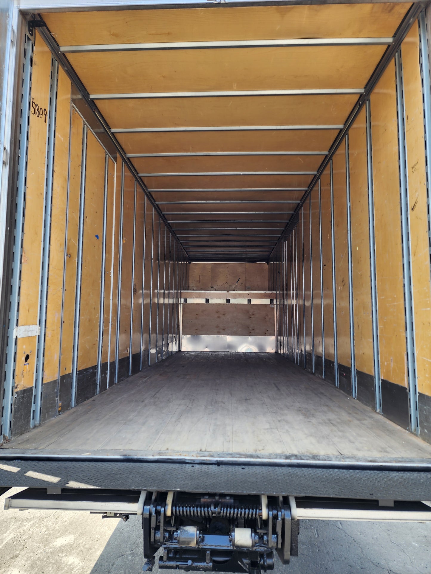 2019 International MV607 26' Dry Box Truck Cargo Van Cummins Lift Gate