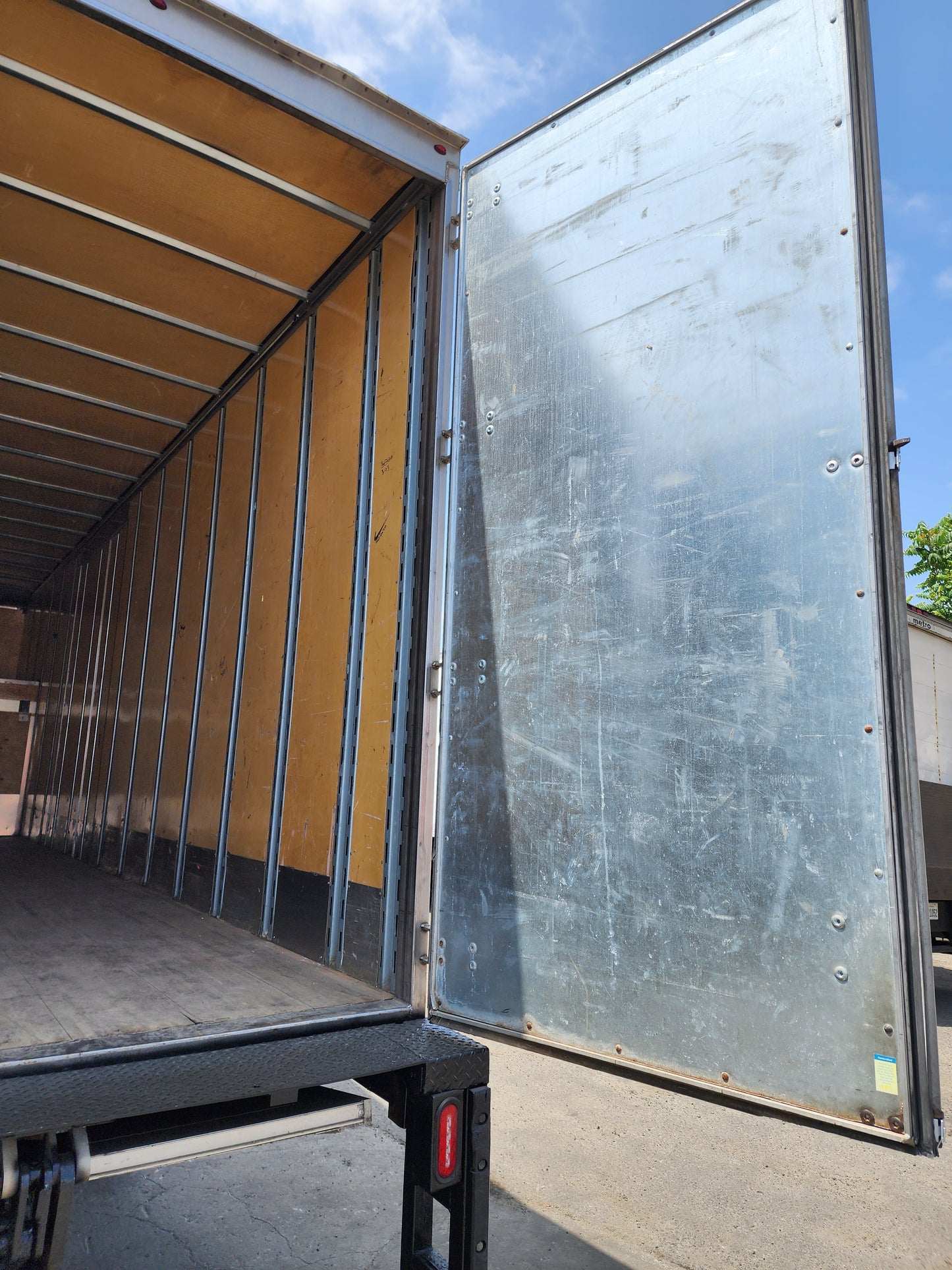 2019 International MV607 26' Dry Box Truck Cargo Van Cummins Lift Gate
