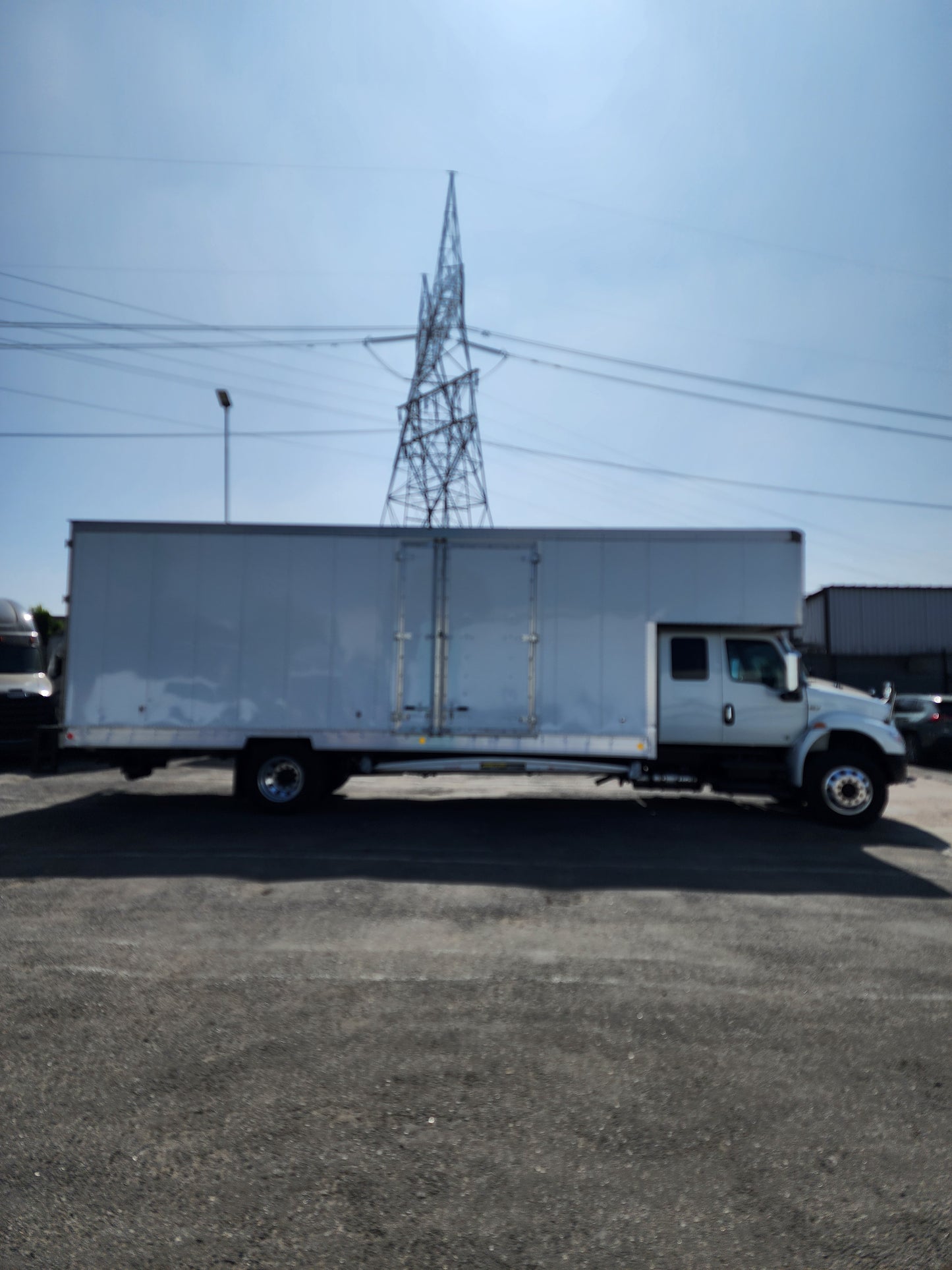 2019 International MV607 26' Dry Box Truck Cargo Van Cummins Lift Gate