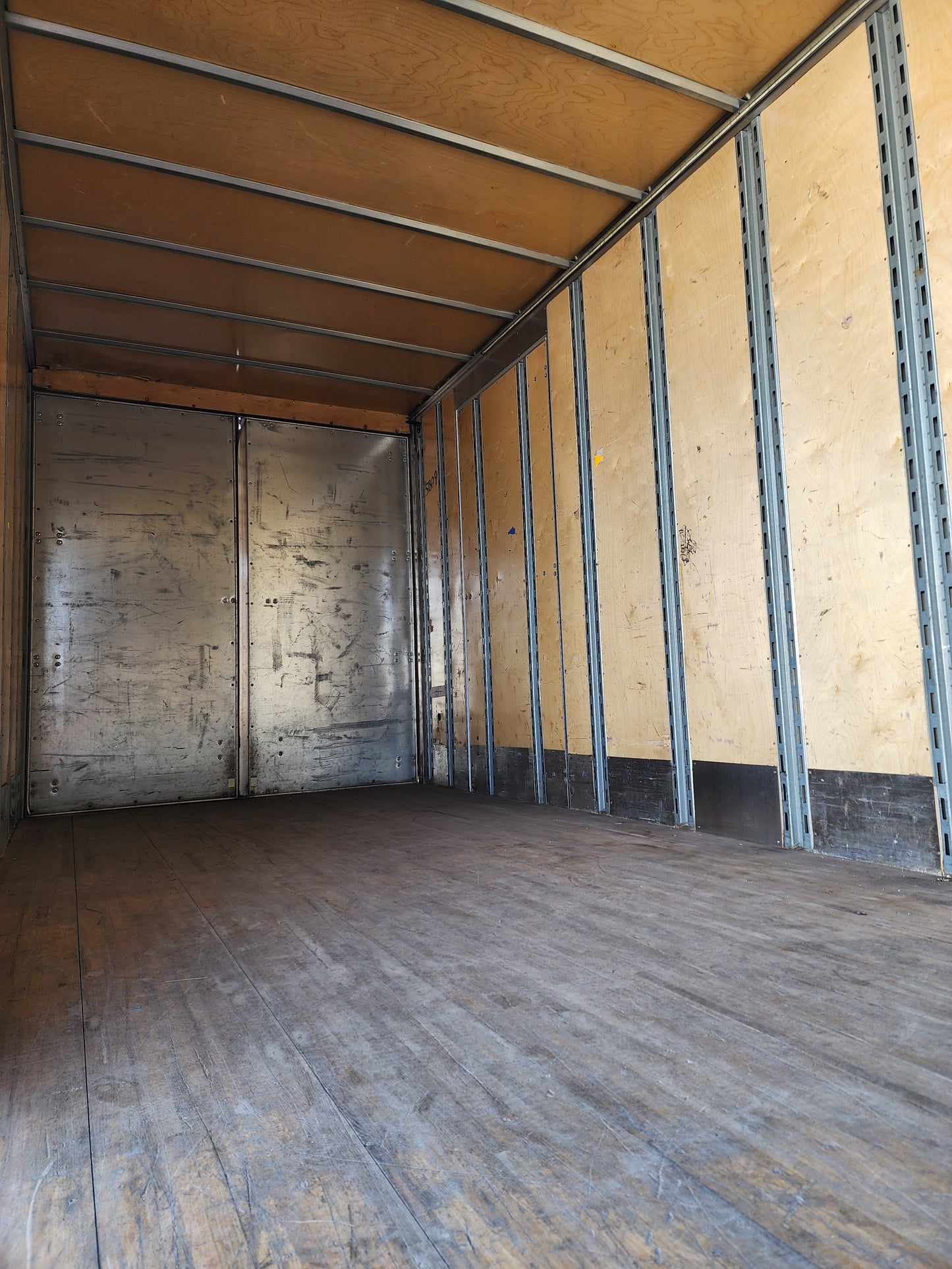 2019 International MV607 26' Dry Box Truck Cargo Van Cummins Lift Gate