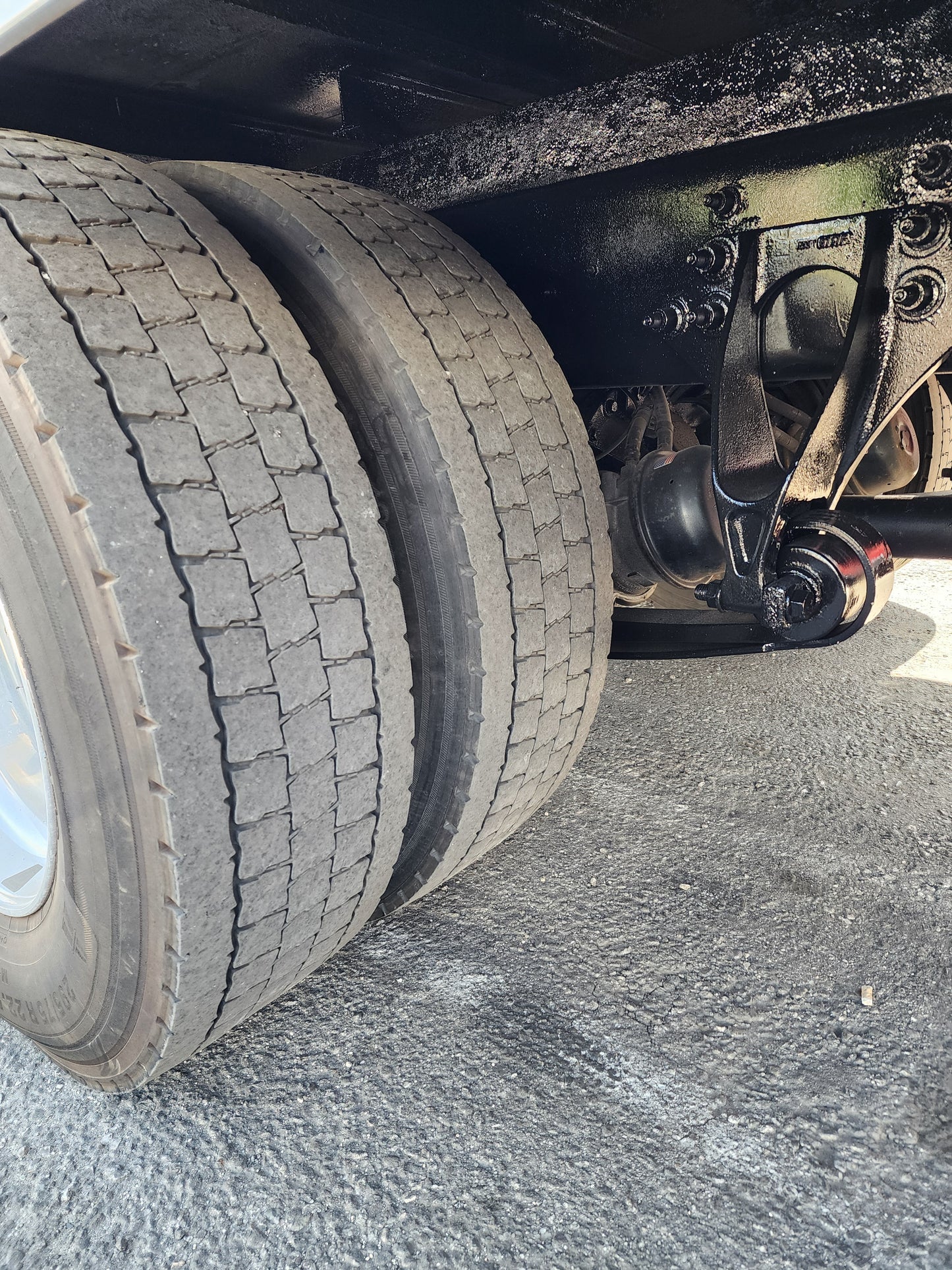 2019 International MV607 26' Dry Box Truck Cargo Van Cummins Lift Gate