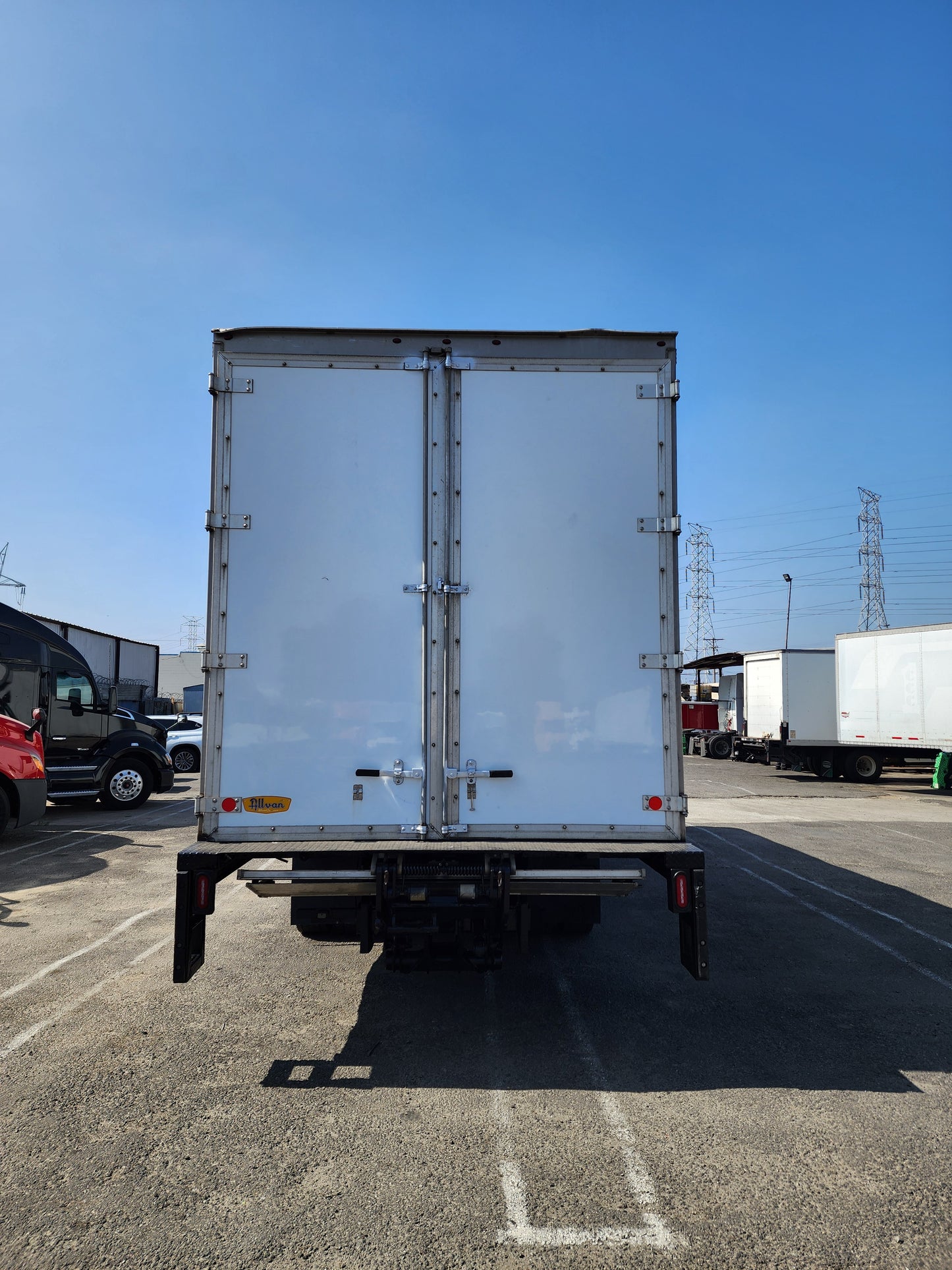 2019 International MV607 26' Dry Box Truck Cargo Van Cummins Lift Gate