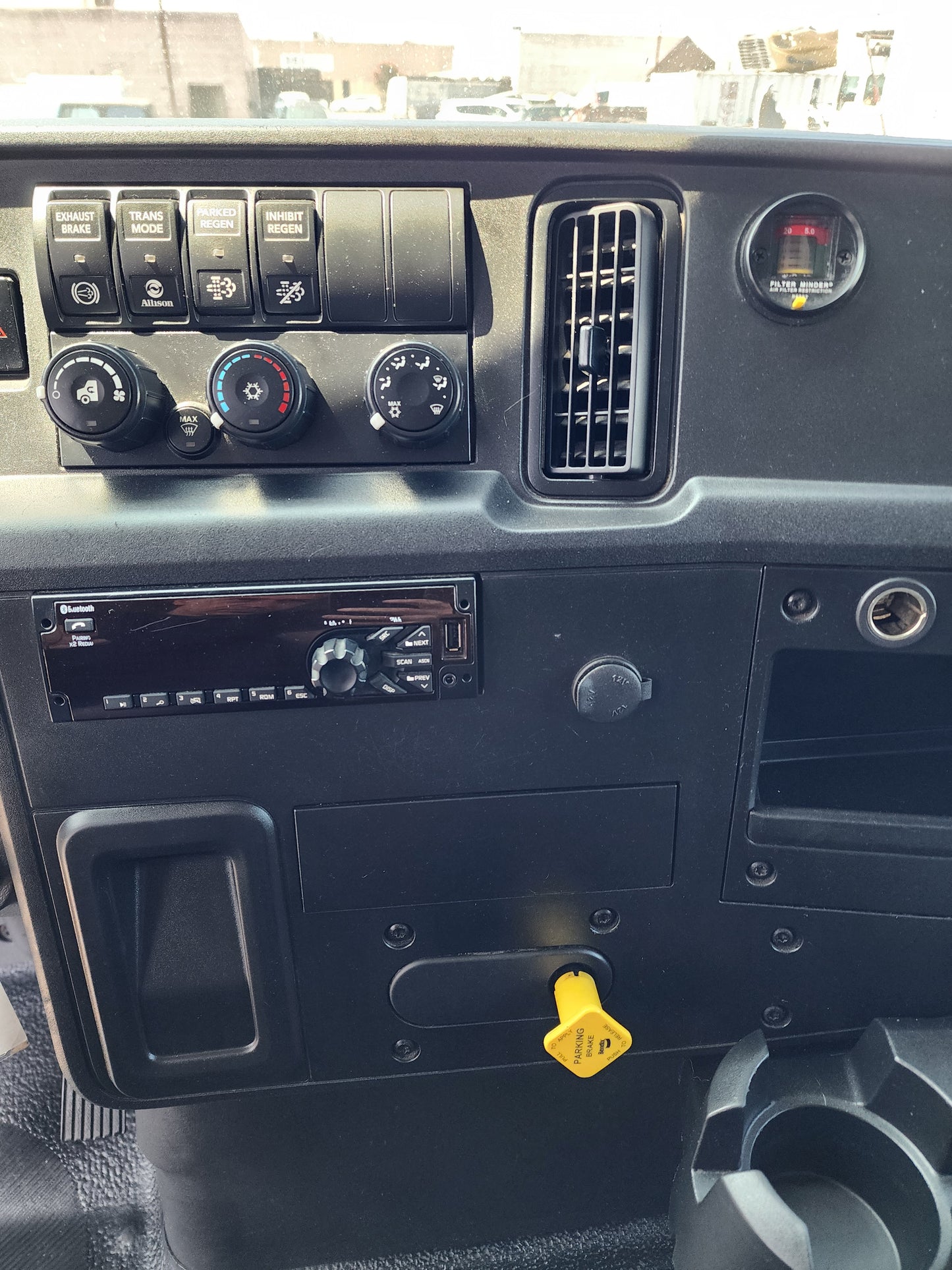 2019 International MV607 26' Dry Box Truck Cargo Van Cummins Lift Gate