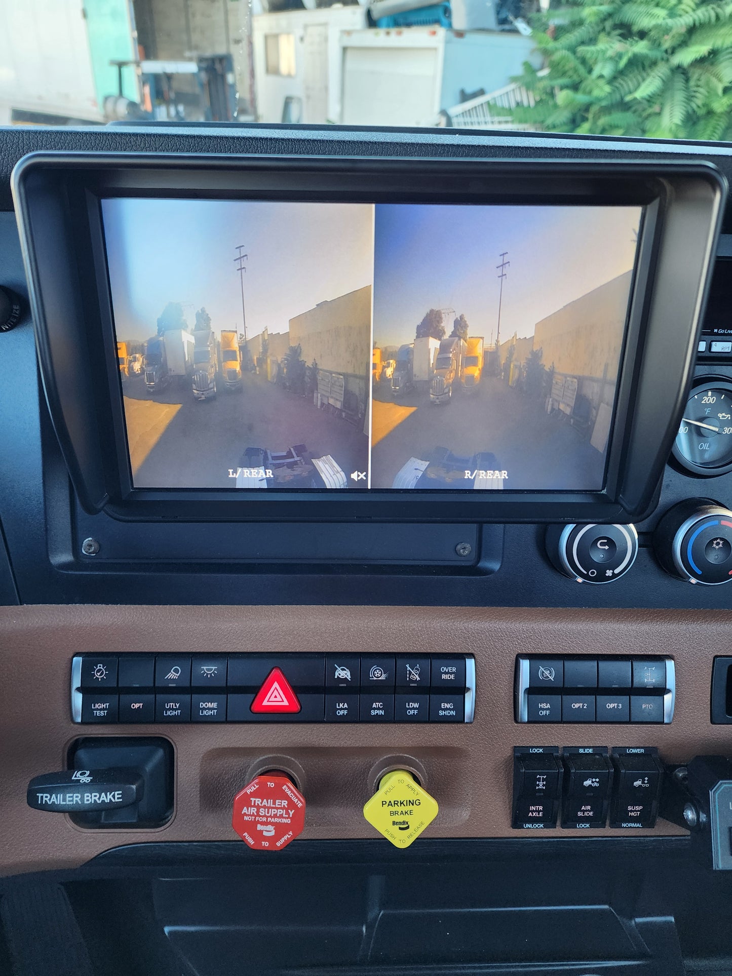 2023 Freightliner Cascadia T/A Semi Truck Tractor