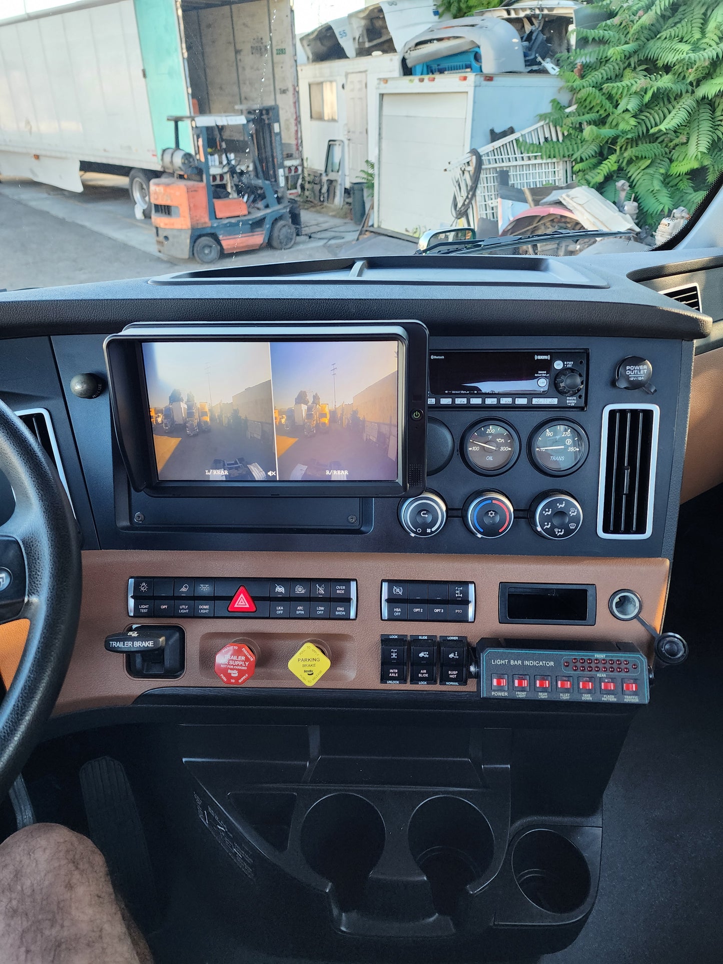 2023 Freightliner Cascadia T/A Semi Truck Tractor