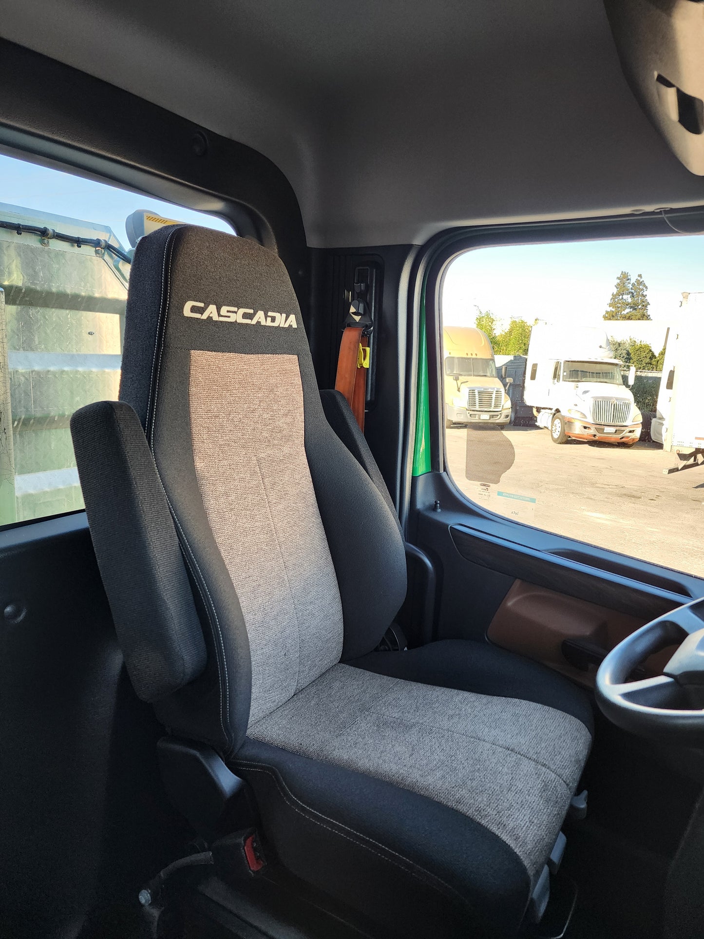 2023 Freightliner Cascadia T/A Semi Truck Tractor