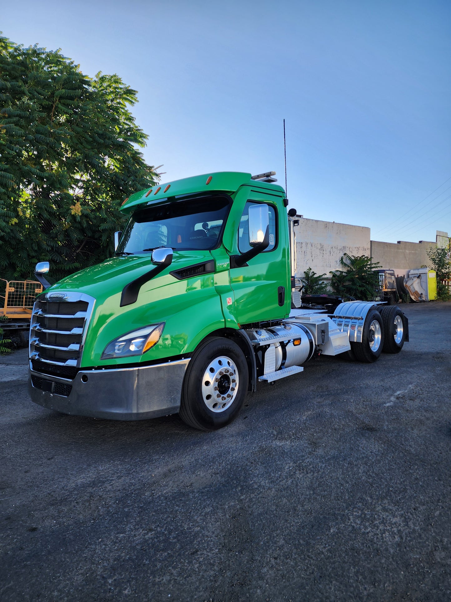 2023 Freightliner Cascadia T/A Semi Truck Tractor