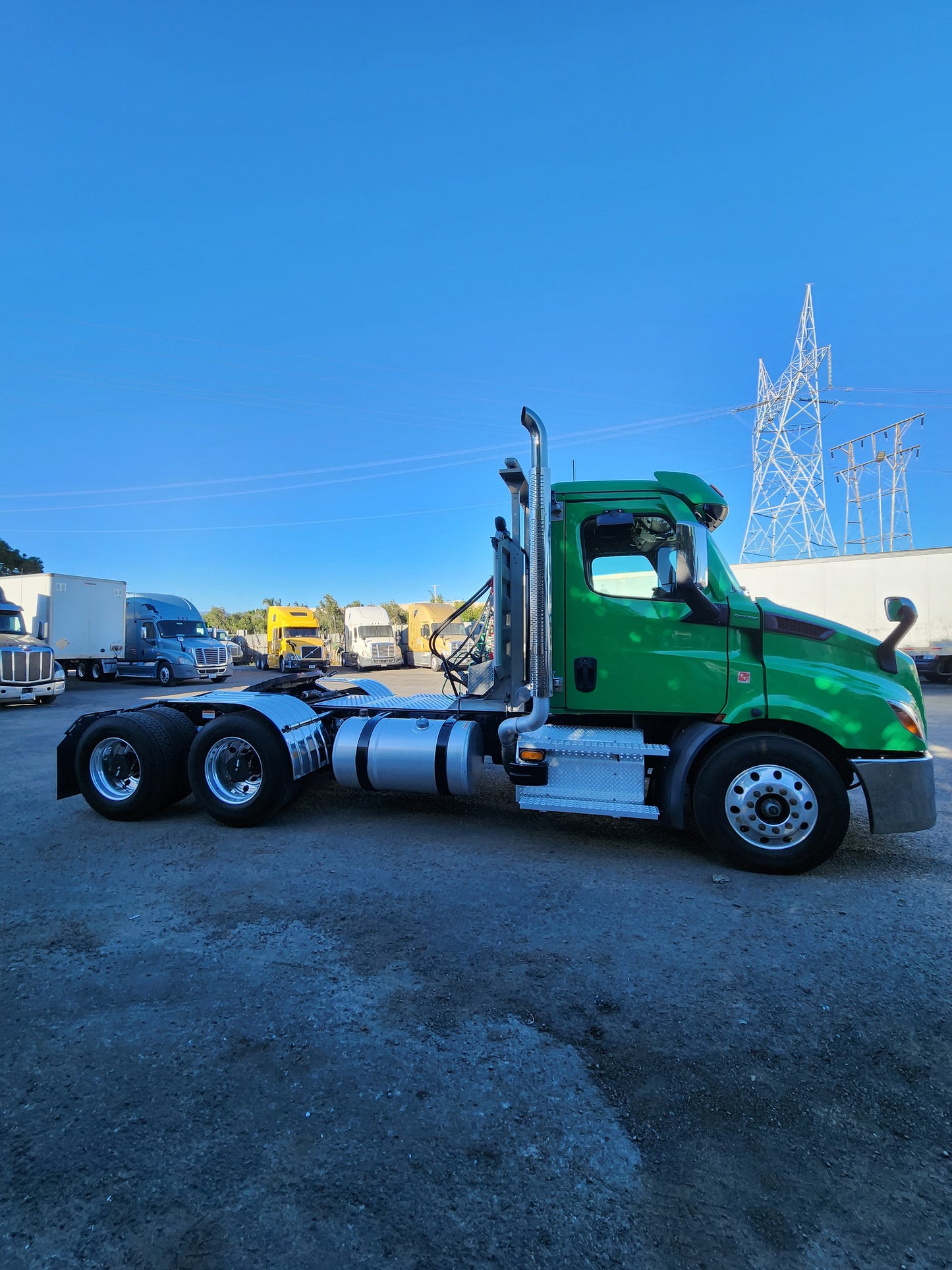 2023 Freightliner Cascadia T/A Semi Truck Tractor