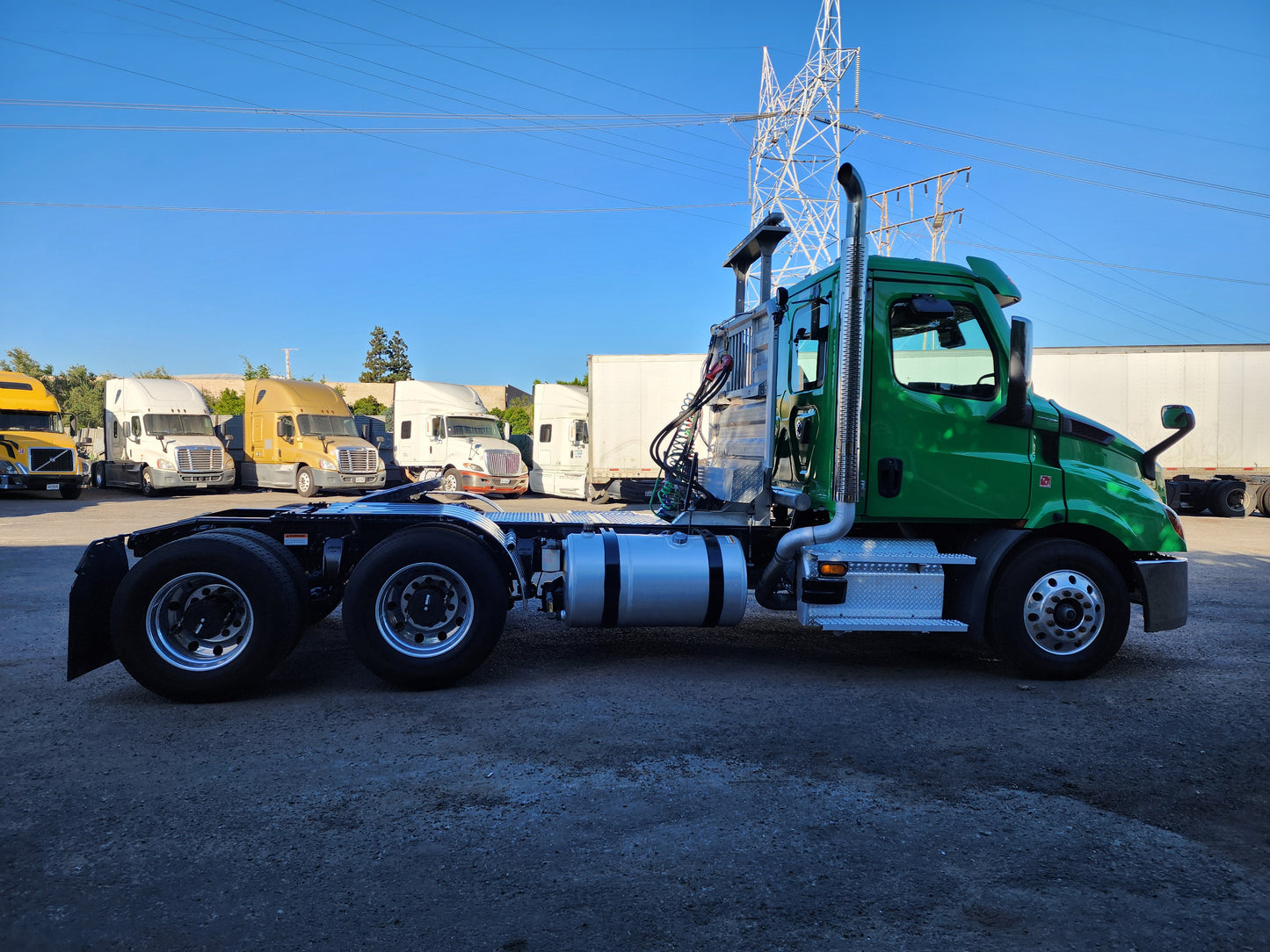 2023 Freightliner Cascadia T/A Semi Truck Tractor