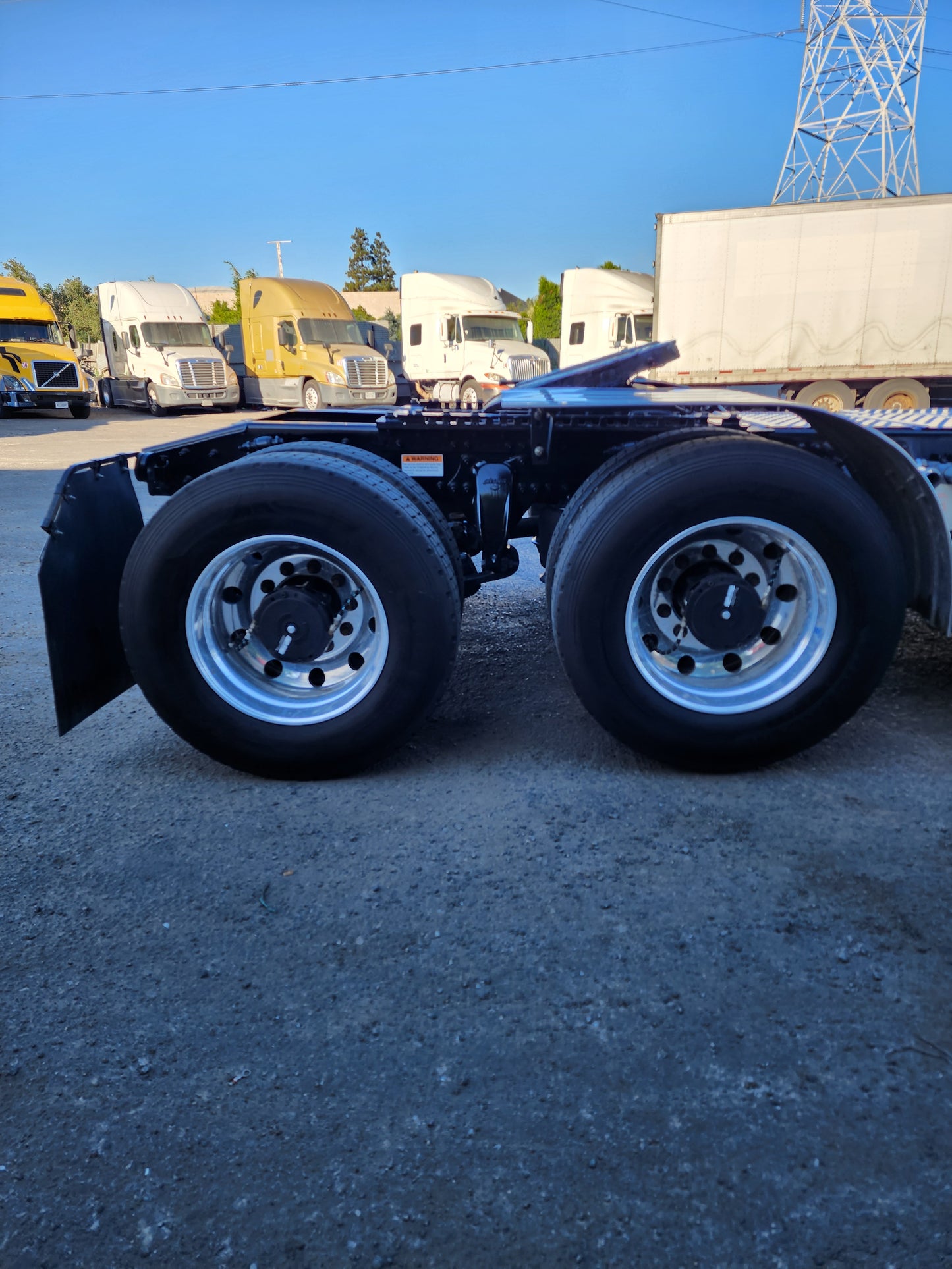 2023 Freightliner Cascadia T/A Semi Truck Tractor