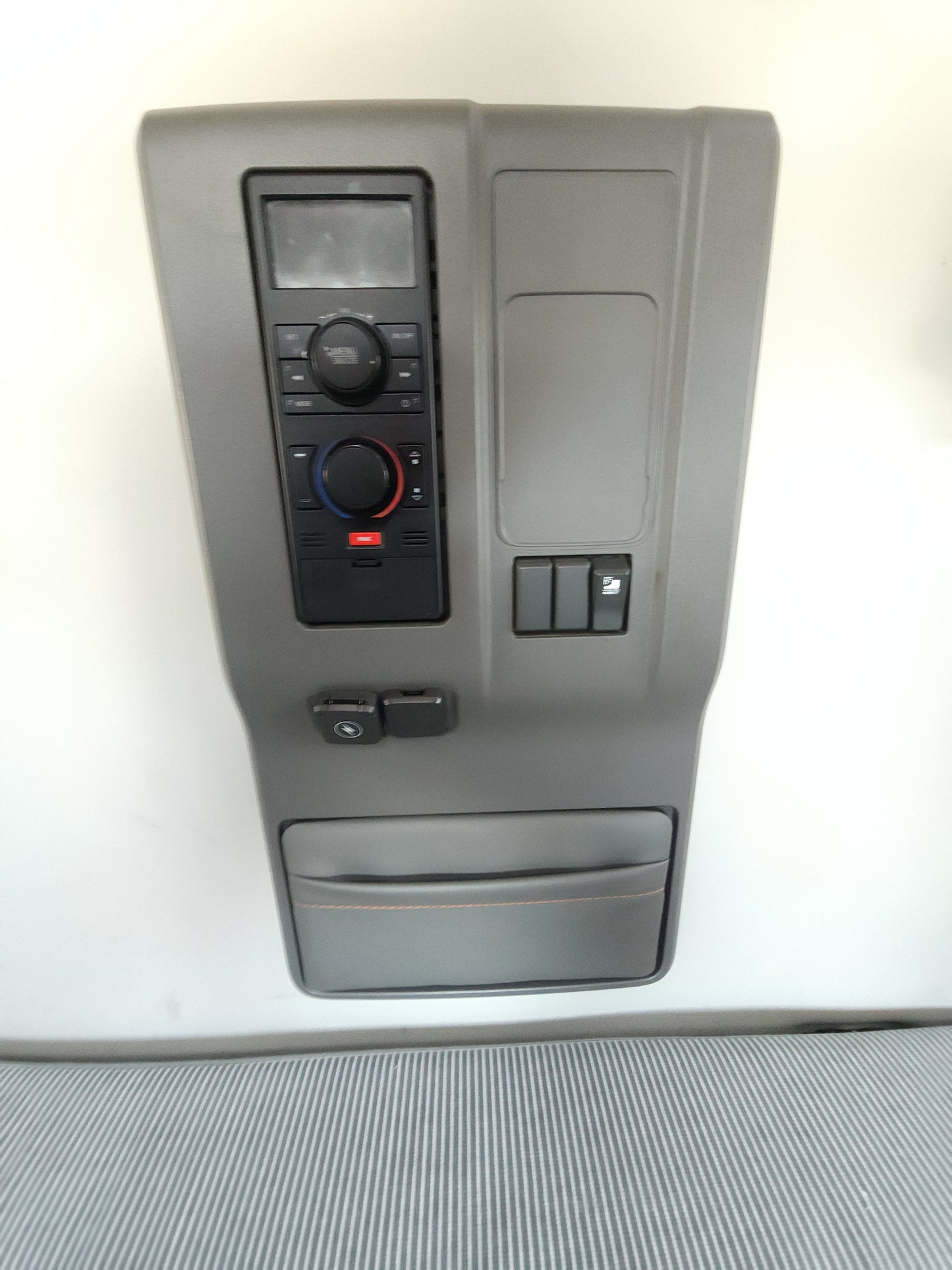 2019 Volvo VNL760 T/A High Roof Sleeper Cab Truck