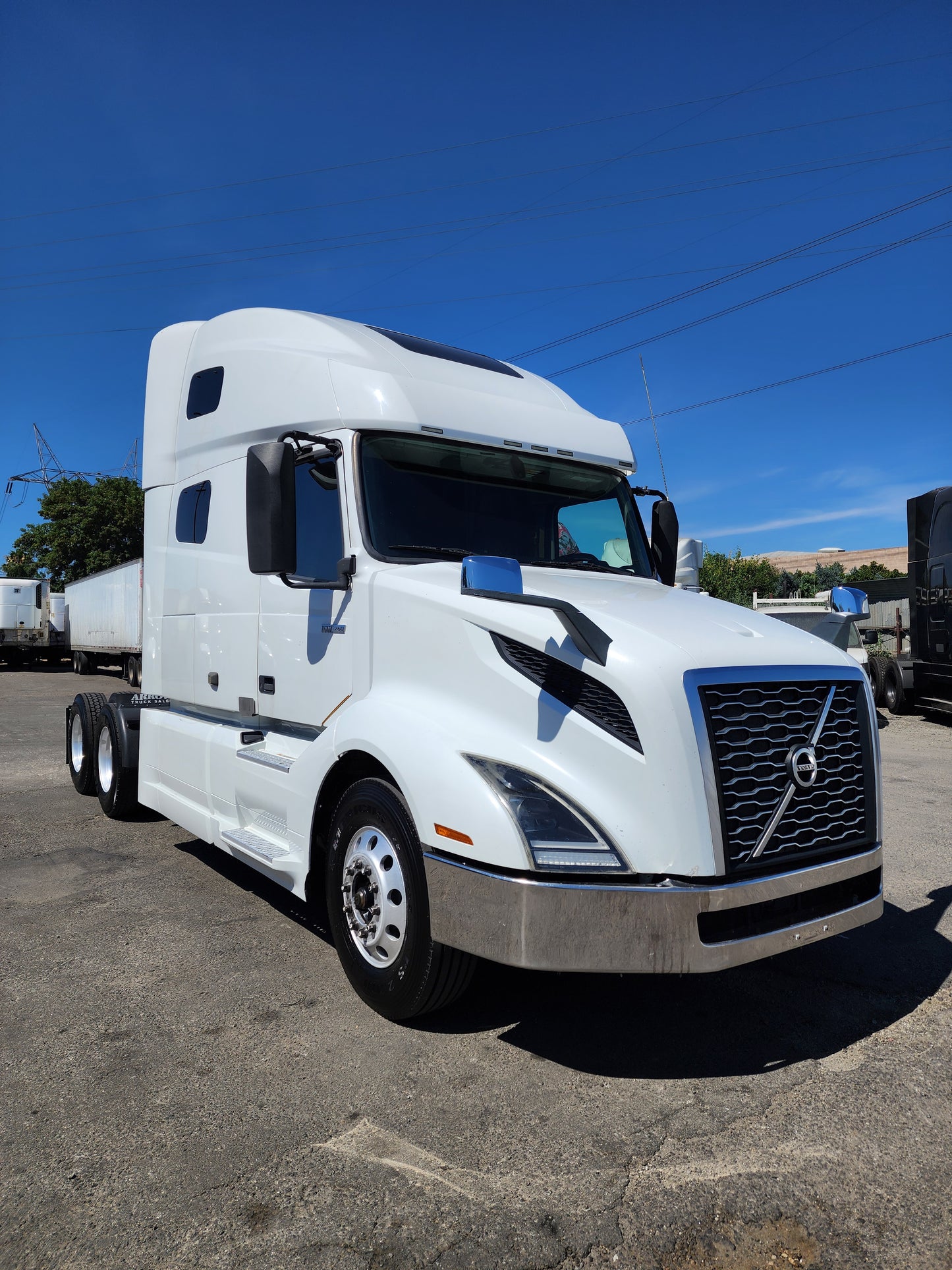 2019 Volvo VNL760 T/A High Roof Sleeper Cab Truck