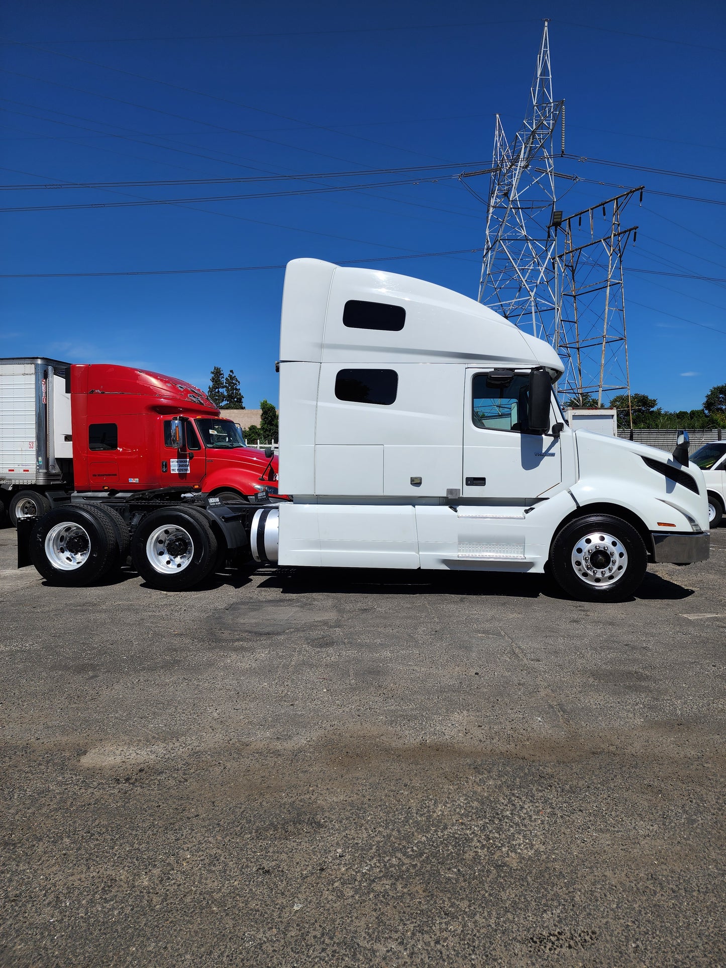 2019 Volvo VNL760 T/A High Roof Sleeper Cab Truck