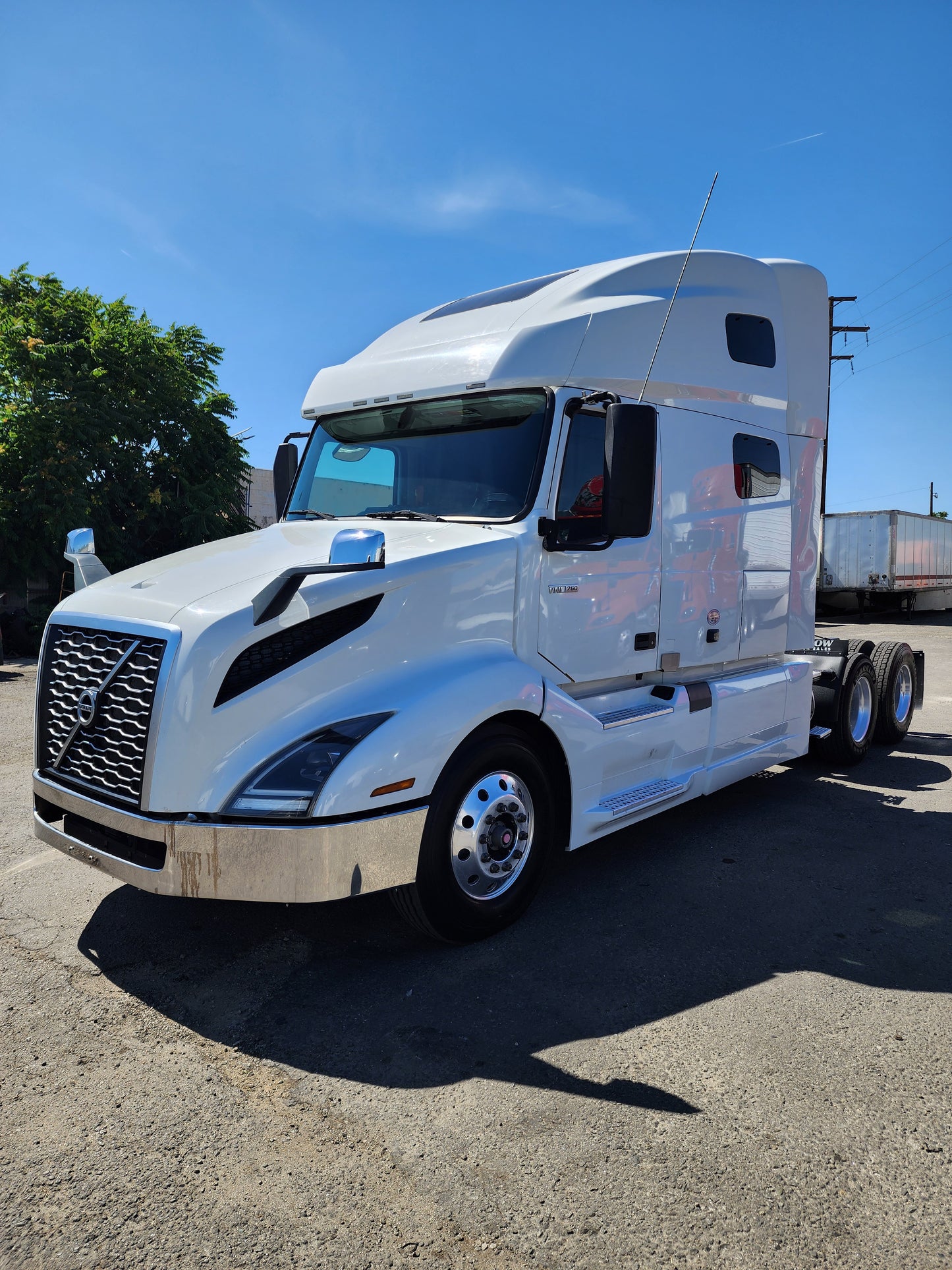 2019 Volvo VNL760 T/A High Roof Sleeper Cab Truck