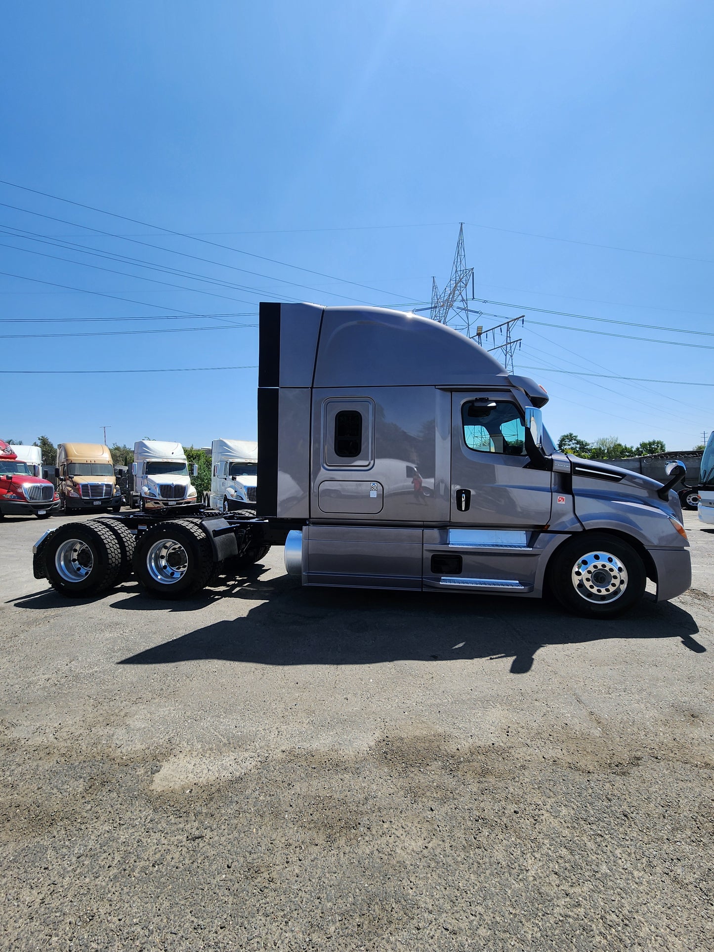 2023 Freightliner Cascadia T/A High Roof Sleeper