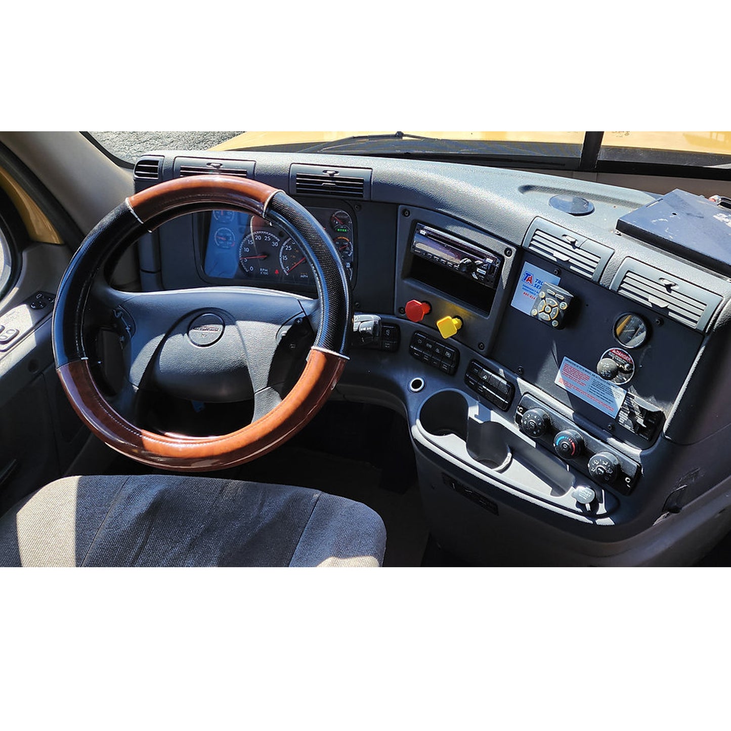 2017 Freightliner Cascadia 125