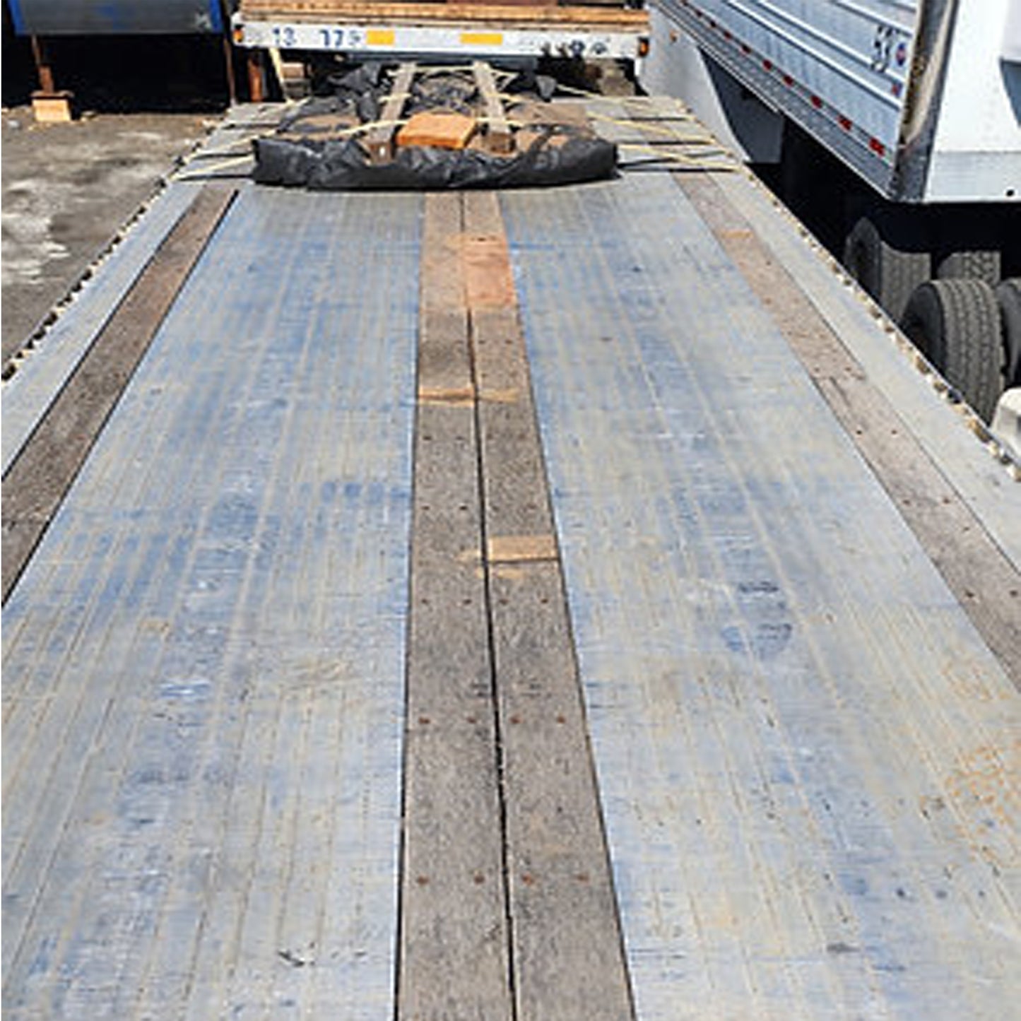 2012 53' Benson Flatbed trailer spread axle