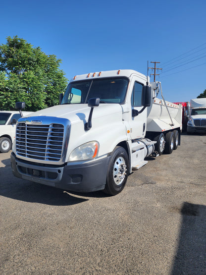 2018 Freightliner Cascadia Tri/A 16 Yard Dump Truck Detroit DD13