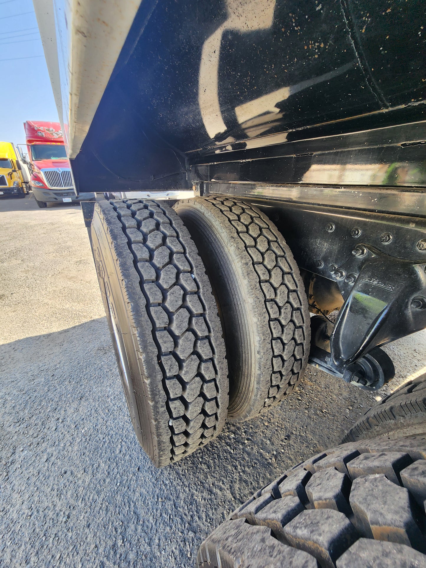 2018 Freightliner Cascadia Tri/A 16 Yard Dump Truck Detroit DD13