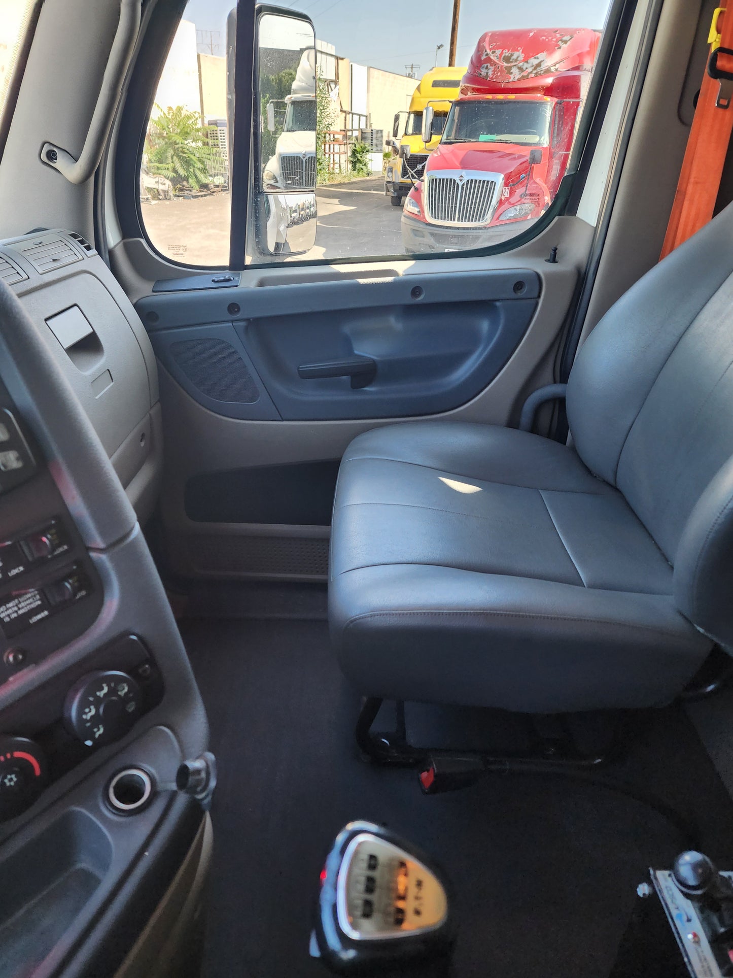 2018 Freightliner Cascadia Tri/A 16 Yard Dump Truck Detroit DD13