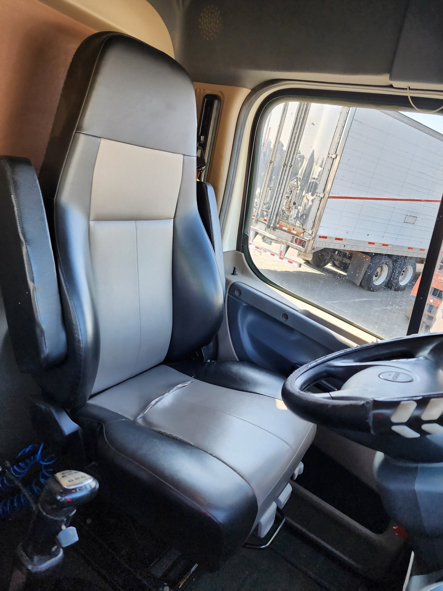 2018 Freightliner Cascadia Tri/A 16 Yard Dump Truck Detroit DD13