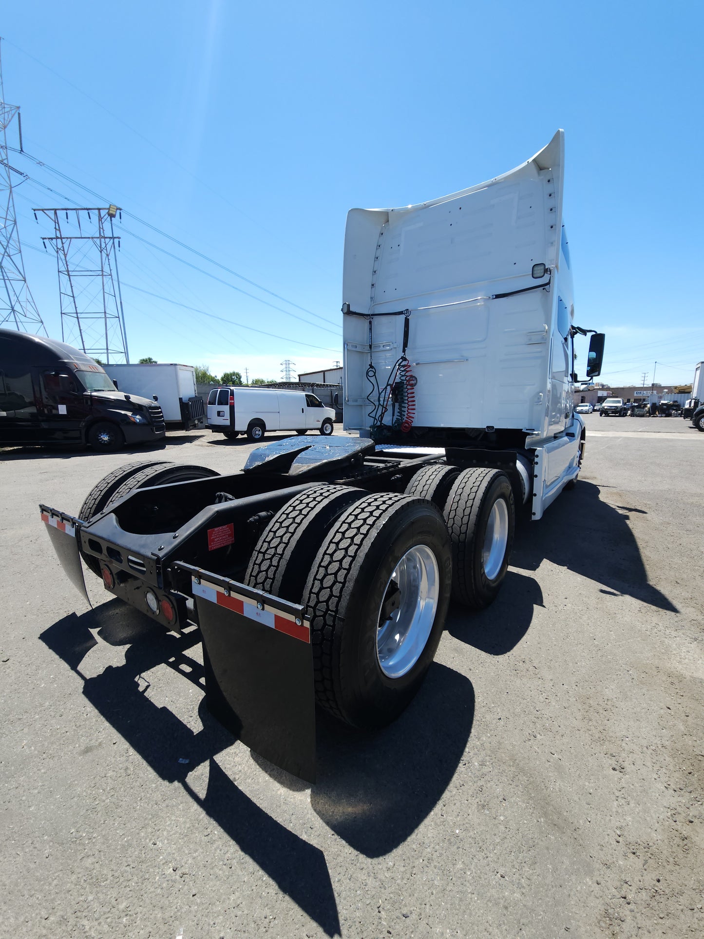2019 Volvo VNL760 T/A High Roof Sleeper Cab Truck