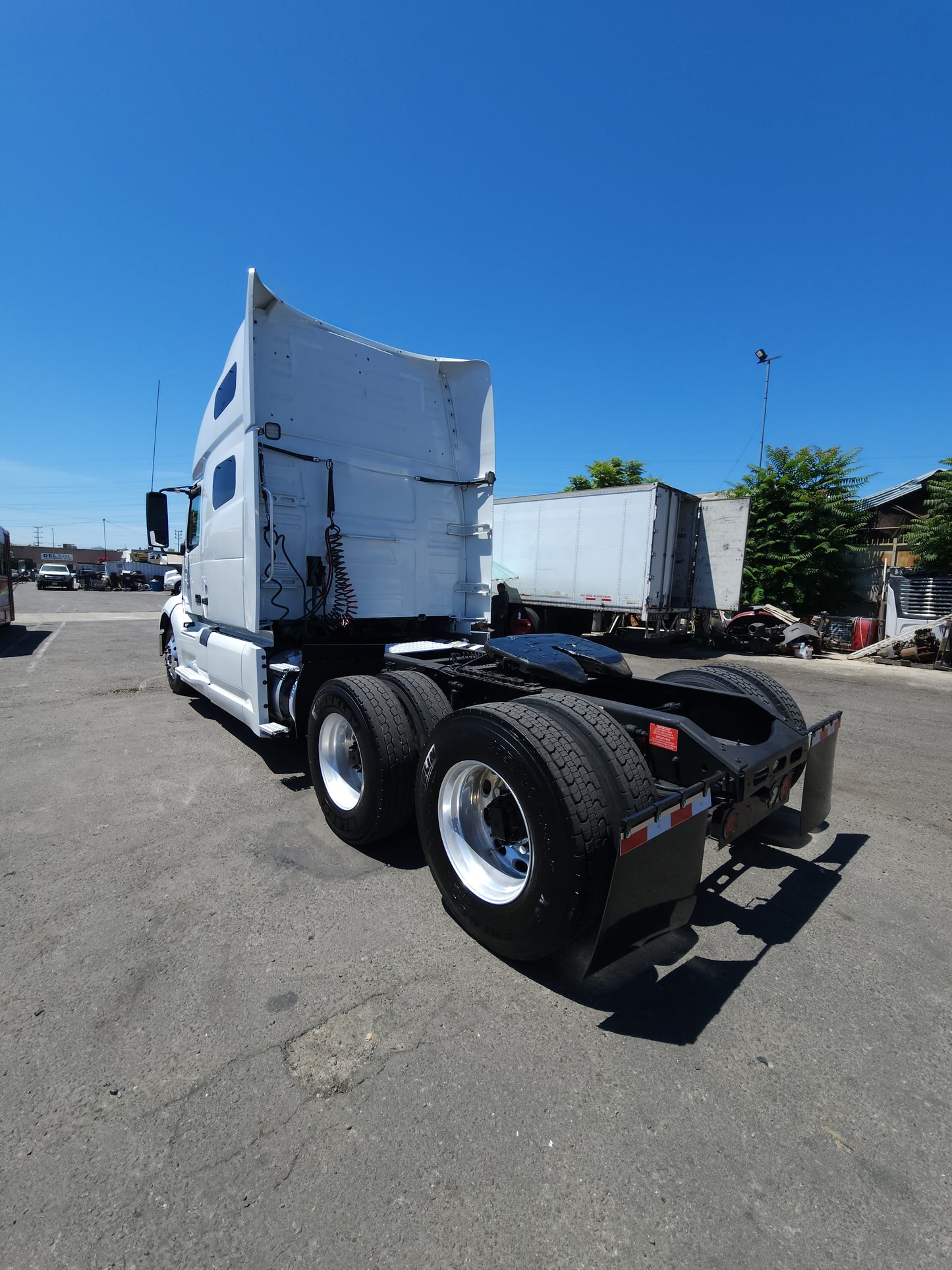 2019 Volvo VNL760 T/A High Roof Sleeper Cab Truck