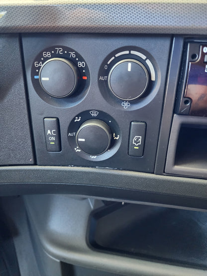 2019 Volvo VNL760 T/A High Roof Sleeper Cab Truck