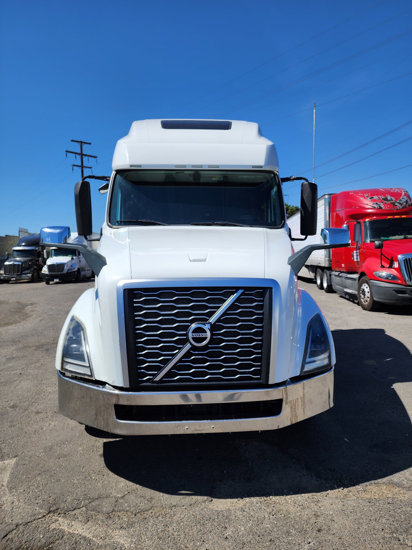 2019 Volvo VNL760 T/A High Roof Sleeper Cab Truck