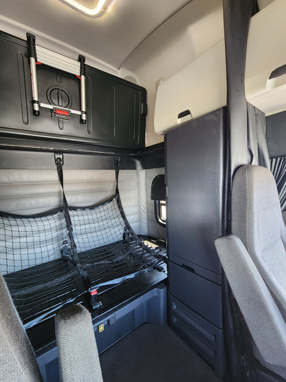 2023 Freightliner Cascadia T/A High Roof Sleeper
