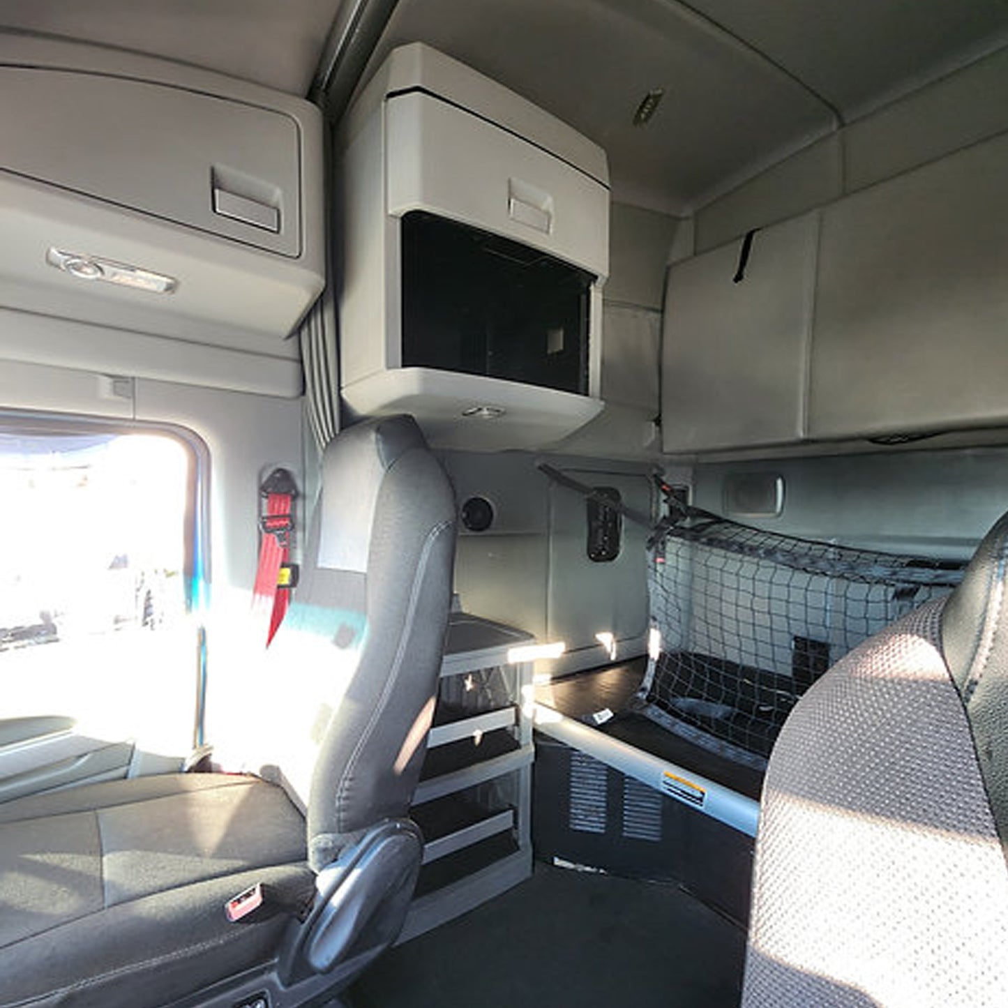 2016 Kenworth T680 With Cummins