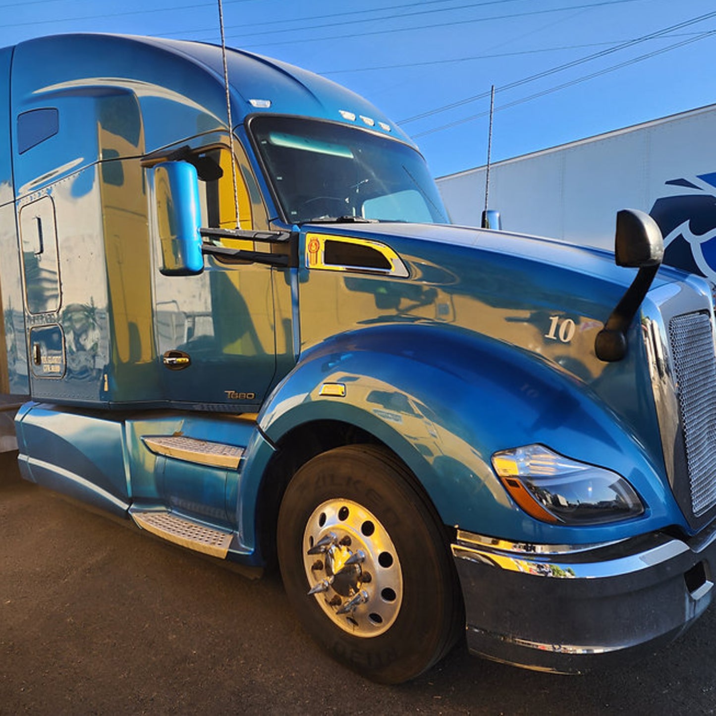 2016 Kenworth T680 With Cummins